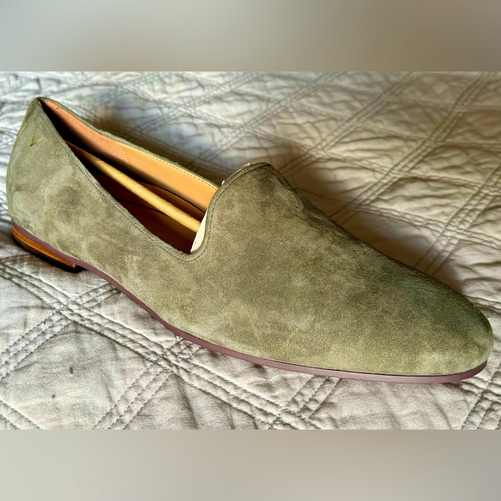 NIB Vionic Willa, olive suede, 11 wide